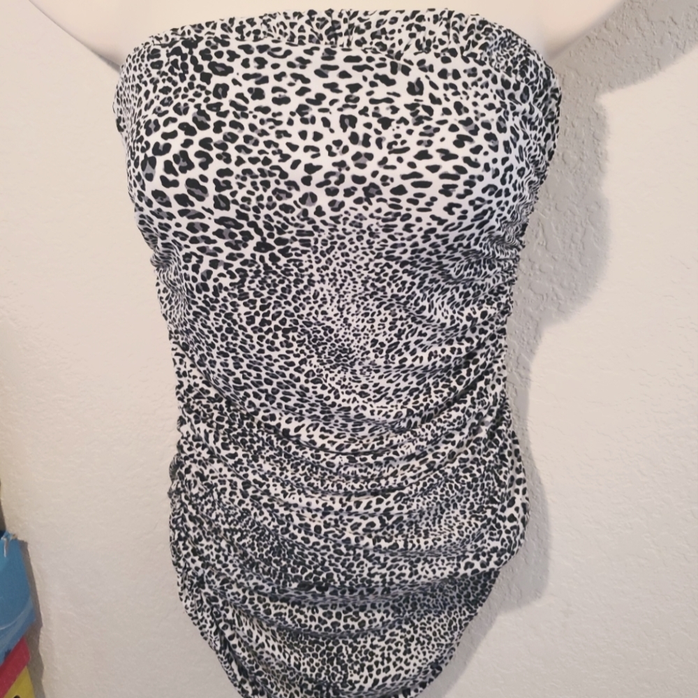 Strapless top